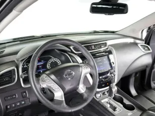 Nissan  9