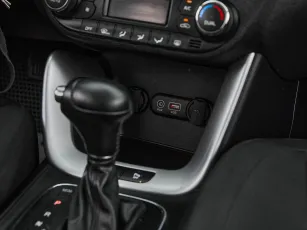 Kia  14