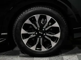 Kia  8
