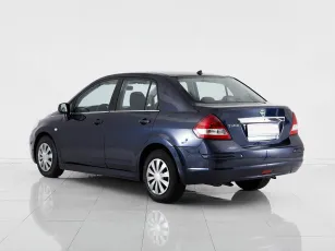 Nissan  5