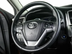 Toyota  9