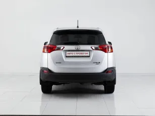 Toyota  6