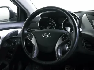 Hyundai  12