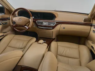 Mercedes-Benz  10