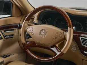 Mercedes-Benz  11
