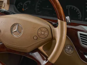 Mercedes-Benz  13