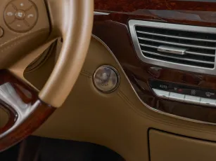 Mercedes-Benz  16