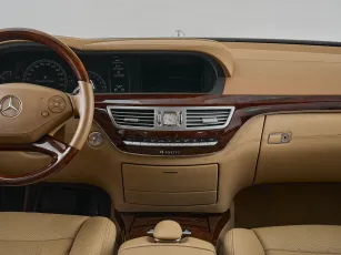 Mercedes-Benz  17