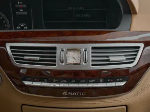 Mercedes-Benz  19