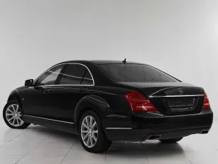 Mercedes-Benz  4