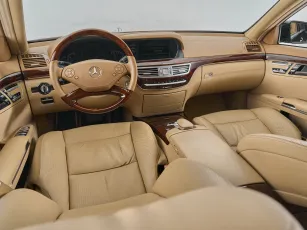 Mercedes-Benz  8