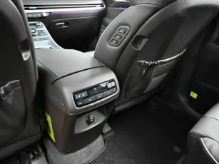 Hyundai  12