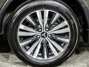 Mitsubishi  8