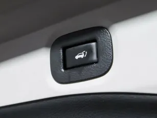 Nissan  16