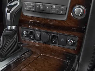 Infiniti  17