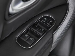 Infiniti  22