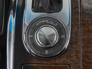 Infiniti  25
