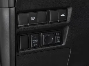 Infiniti  26