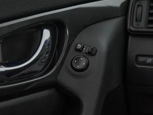 Nissan  23