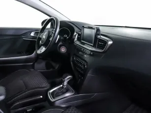 Kia  8