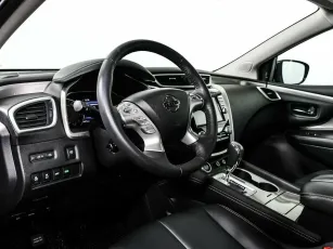 Nissan  10