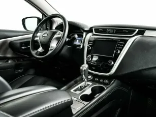 Nissan  8