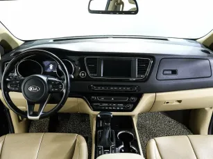 Kia  10