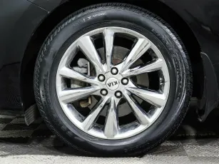Kia  8