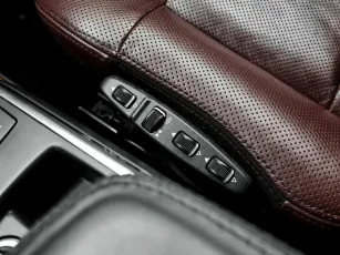 Mercedes-Benz  10