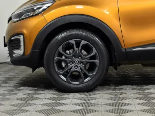 Renault  8