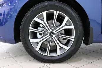 Kia  10
