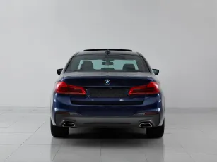 BMW  6