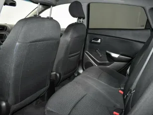 Kia  15