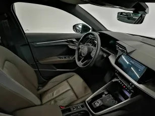 Audi  9