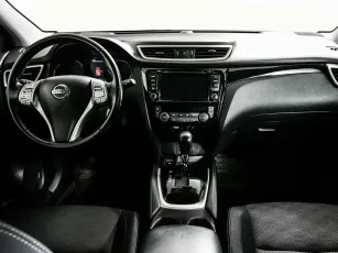 Nissan  10