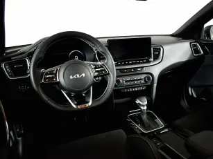 Kia  10