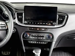 Kia  11