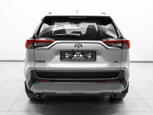 Toyota  5