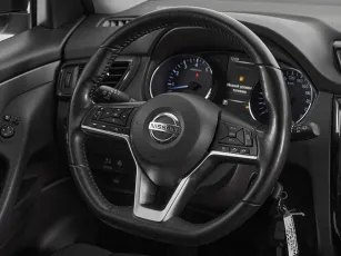 Nissan  10
