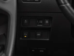 Nissan  16