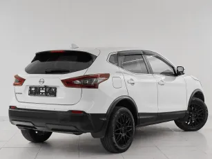 Nissan  6