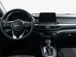 Kia  10