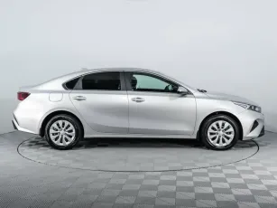 Kia  4