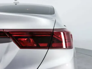 Kia  8