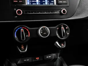 Kia  11