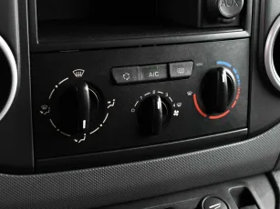 Peugeot  8