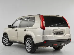 Nissan  4