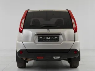 Nissan  5