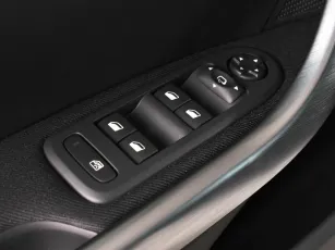 Peugeot  8
