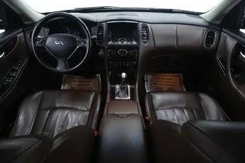 Infiniti  6